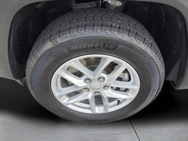 2026 Jeep Grand Cherokee Altitude 4x2