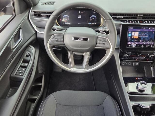 2026 Jeep Grand Cherokee Altitude 4x2
