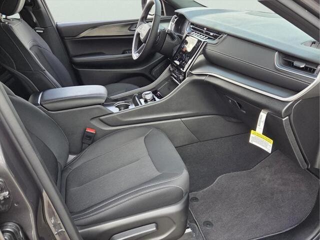 2026 Jeep Grand Cherokee Altitude 4x2