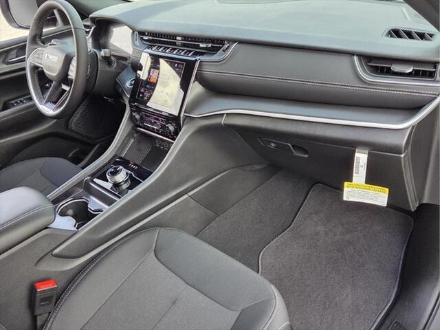 2026 Jeep Grand Cherokee Altitude 4x2