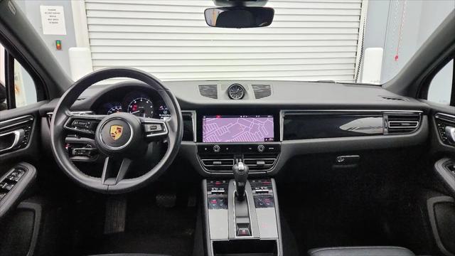 2022 Porsche Macan Macan