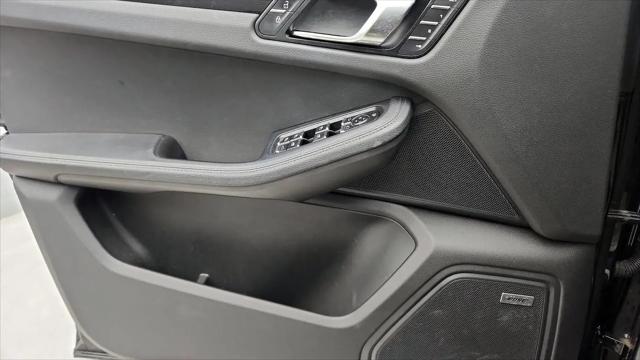 2022 Porsche Macan Macan