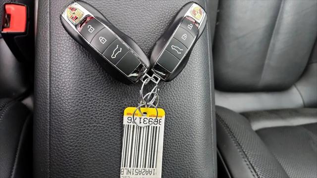 2022 Porsche Macan Macan