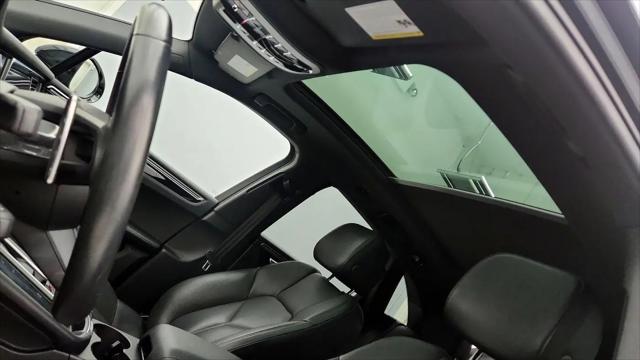 2022 Porsche Macan Macan