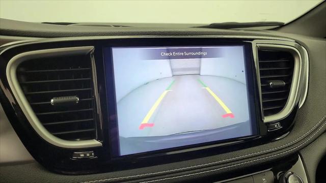 2022 Chrysler Pacifica Hybrid Touring L