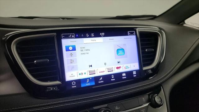2022 Chrysler Pacifica Hybrid Touring L