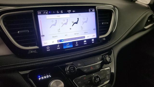 2022 Chrysler Pacifica Hybrid Touring L