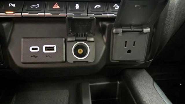 2023 GMC Sierra 3500HD 4WD Crew Cab Standard Bed AT4