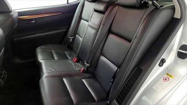 2015 Lexus ES 300h ES 300h
