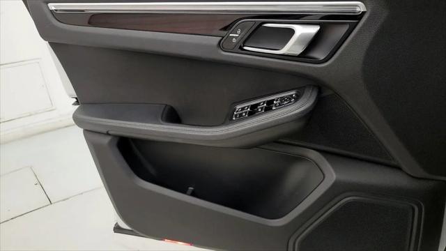 2020 Porsche Macan Macan