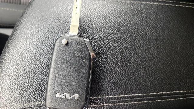 2022 Kia Niro LX