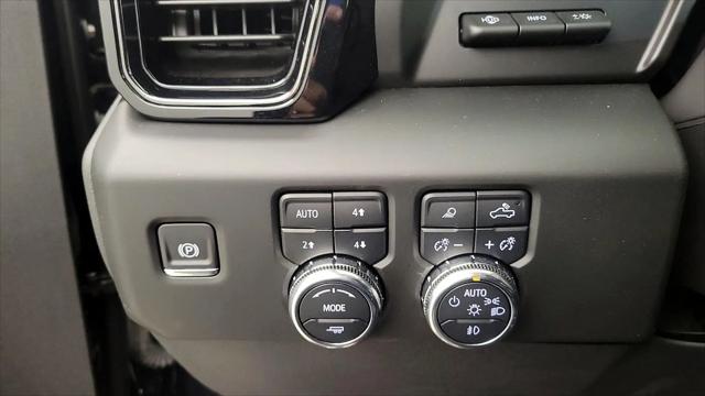 2025 GMC Sierra 1500 4WD Crew Cab Short Box AT4
