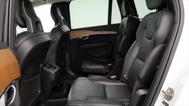 2021 Volvo XC90 T6 Momentum 6 Passenger