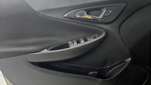 2022 Chevrolet Malibu FWD 1FL