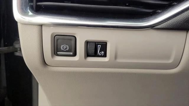 2022 Cadillac XT4 AWD Luxury