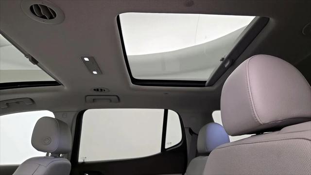 2023 GMC Acadia AWD SLT
