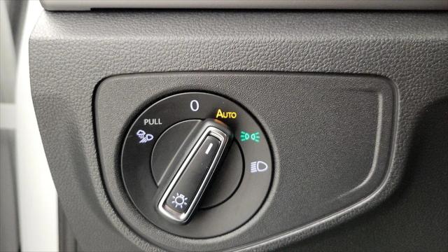 2023 Volkswagen Atlas Cross Sport 2.0T SE w/Technology