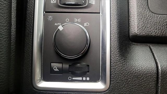 2024 Ram 1500 Classic Warlock Crew Cab 4x2 5'7" Box