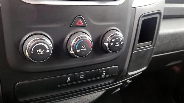 2024 Ram 1500 Classic Warlock Crew Cab 4x2 5'7" Box
