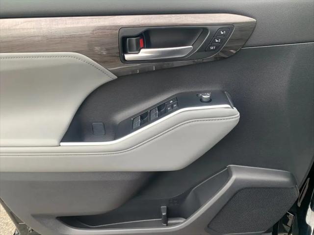 2026 Toyota Highlander Hybrid Limited