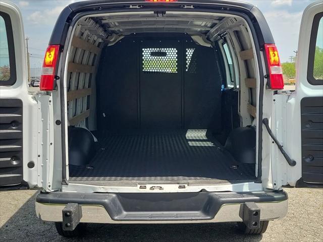 2024 GMC Savana Cargo RWD 2500 Regular Wheelbase Work Van