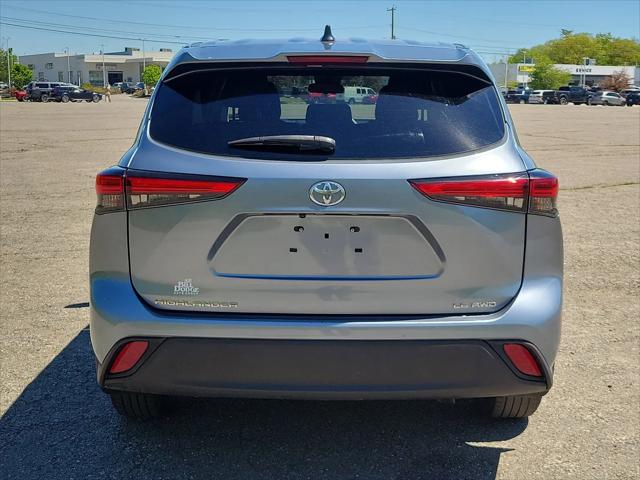 2022 Toyota Highlander LE