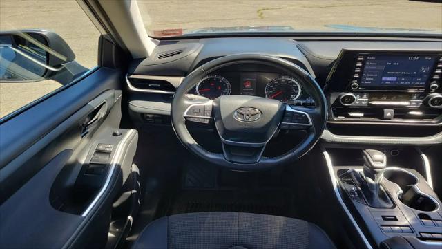2022 Toyota Highlander LE