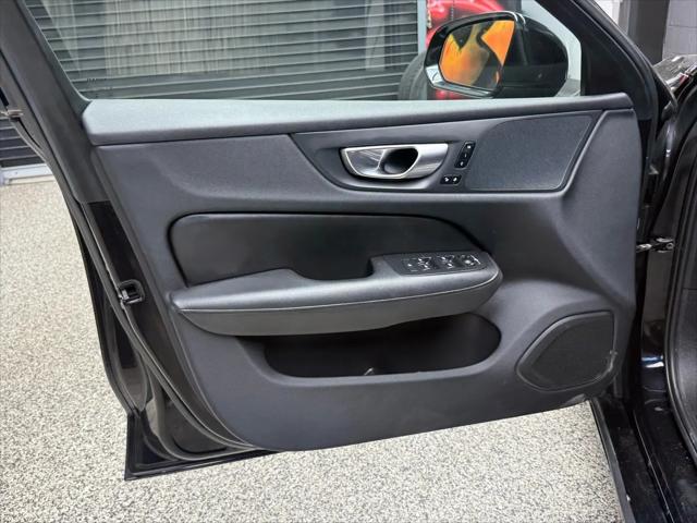 2024 Volvo S60 B5 Core Dark Theme