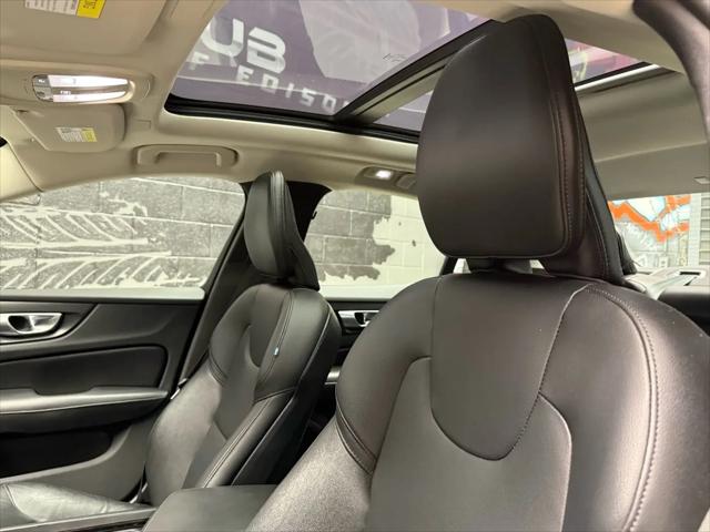 2024 Volvo S60 B5 Core Dark Theme