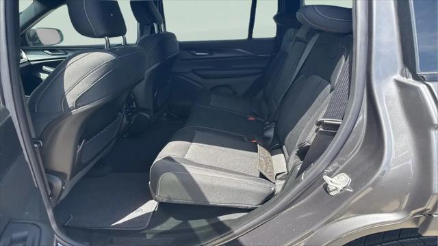 2026 Jeep Grand Cherokee Laredo 4x4