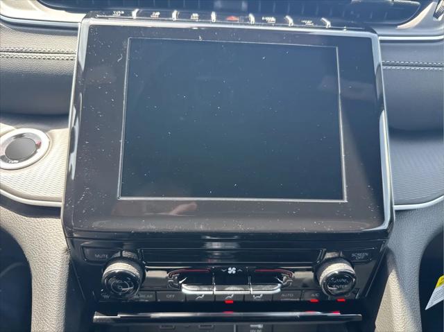 2026 Jeep Grand Cherokee Laredo 4x4