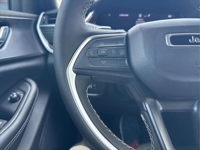 2026 Jeep Grand Cherokee Laredo 4x4