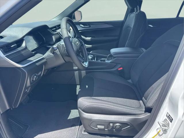 2026 Jeep Grand Cherokee Laredo 4x4