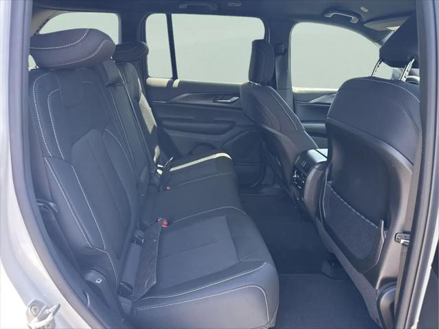 2026 Jeep Grand Cherokee Laredo 4x4