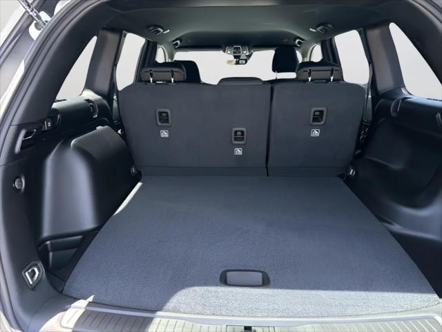 2026 Jeep Grand Cherokee Laredo 4x4