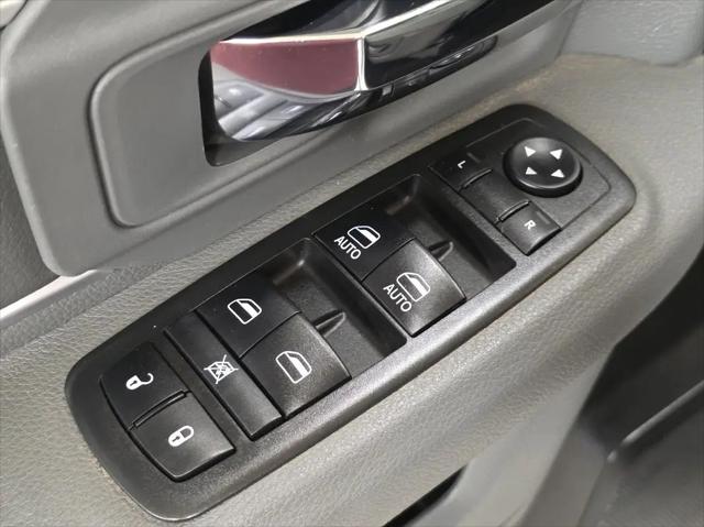 2019 Ram 1500 Classic SLT Crew Cab 4x4 6'4" Box