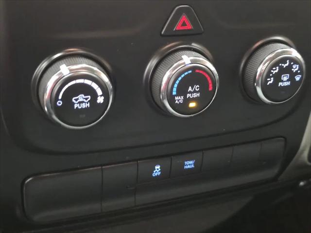 2019 Ram 1500 Classic SLT Crew Cab 4x4 6'4" Box