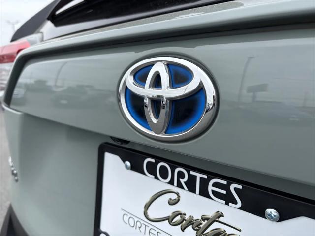 2022 Toyota RAV4 Hybrid XLE