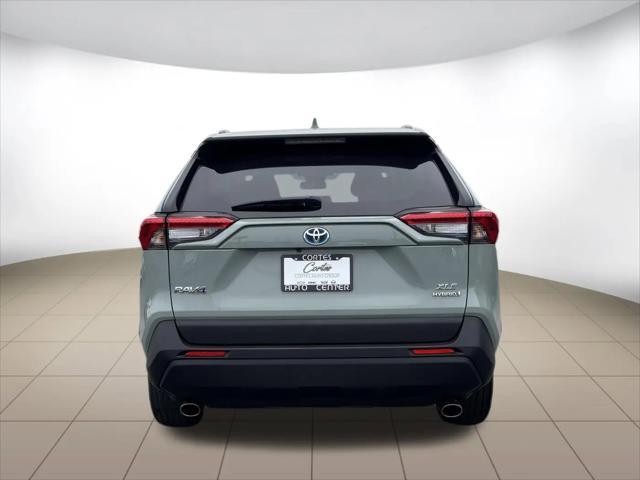 2022 Toyota RAV4 Hybrid XLE