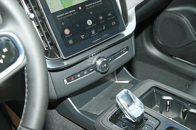 2026 Volvo XC90 Plug-In Hybrid Ultra Dark Theme, T8 AWD, Electric/Gasoline, 7 Seats