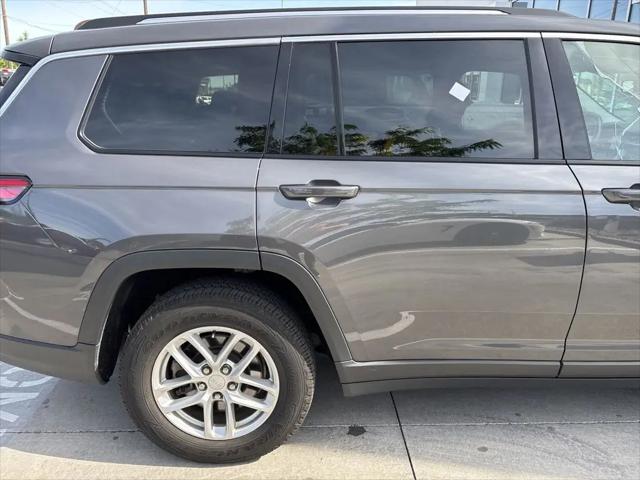 2021 Jeep Grand Cherokee Laredo 4x2