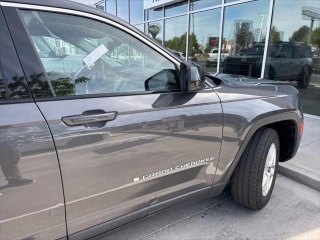 2021 Jeep Grand Cherokee Laredo 4x2