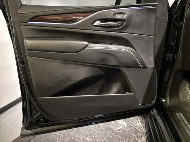 2023 Cadillac Escalade ESV 4WD Premium Luxury