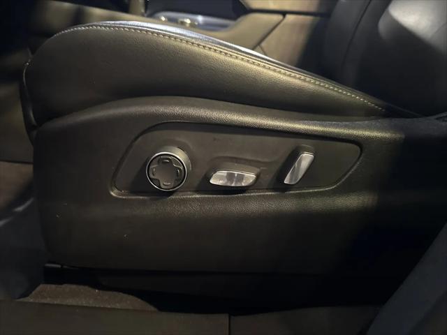 2024 Cadillac XT4 AWD Premium Luxury
