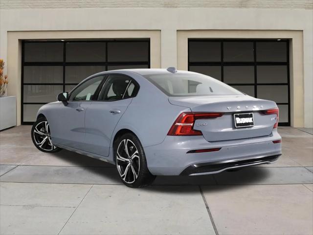 2024 Volvo S60 B5 Ultimate Dark Theme