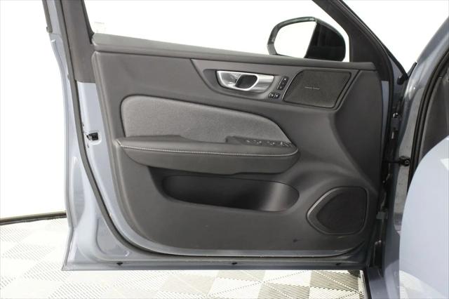 2024 Volvo S60 B5 Ultimate Dark Theme