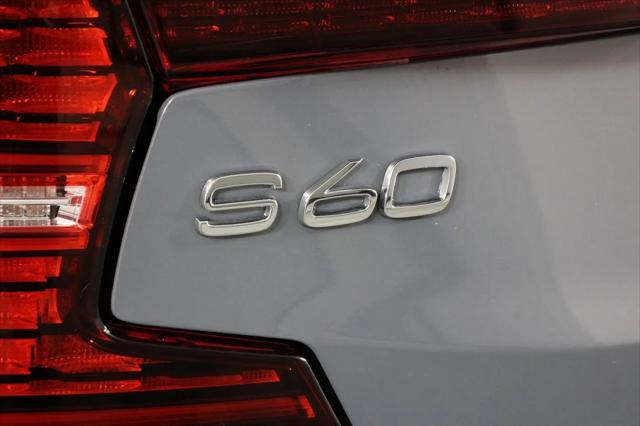 2024 Volvo S60 B5 Ultimate Dark Theme