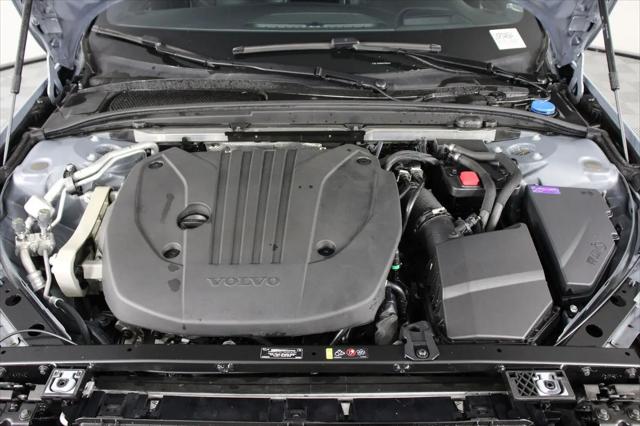 2024 Volvo S60 B5 Ultimate Dark Theme