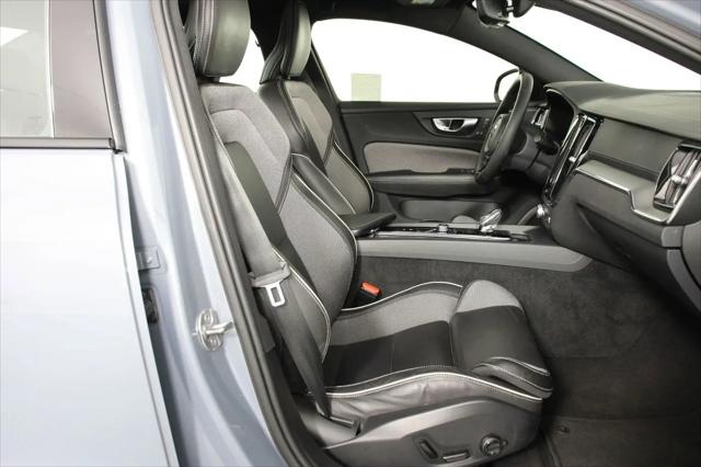 2024 Volvo S60 B5 Ultimate Dark Theme