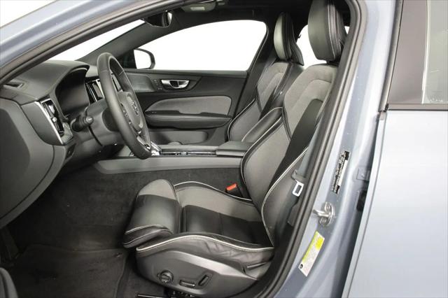 2024 Volvo S60 B5 Ultimate Dark Theme